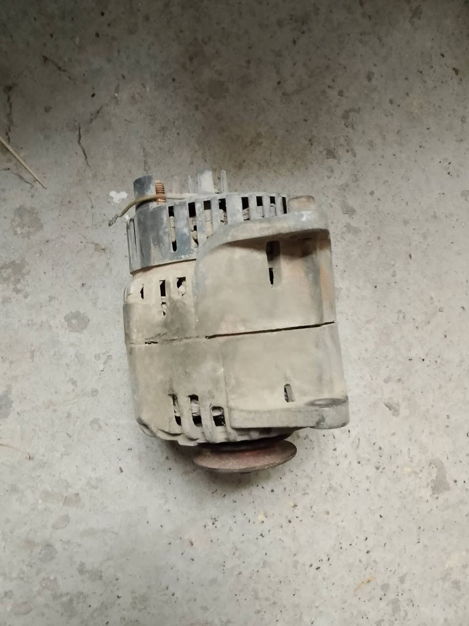 سلام عليكم
كبات بيجو روى بلادي بعدهن بنايلون الشركة 
ويل حجم 13 عدد 3
سيباية حديد تفصال بيجو روى 
داينمو 2 
جوك تبريد شغال وكلشي مابي
قيم وأخذ باليرضي الله 
مكاني الشعب الثعالبة 
***********
واتساب موجود
