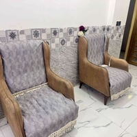 نصف تخم • كرسي