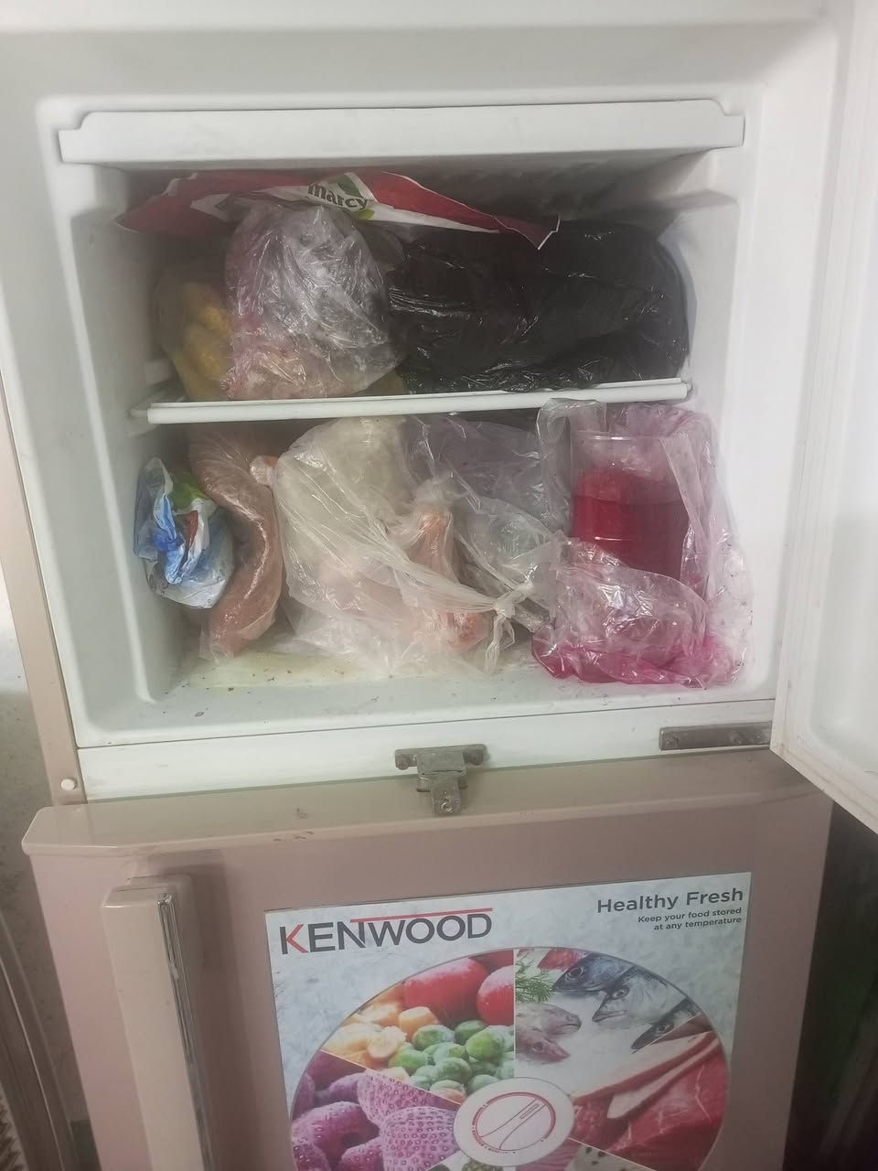 سلام عليكم اخوان ثلاچه تجميد فول اخت جديده سعرها 150المسيب شارع قاسم الخفاجي ***********
