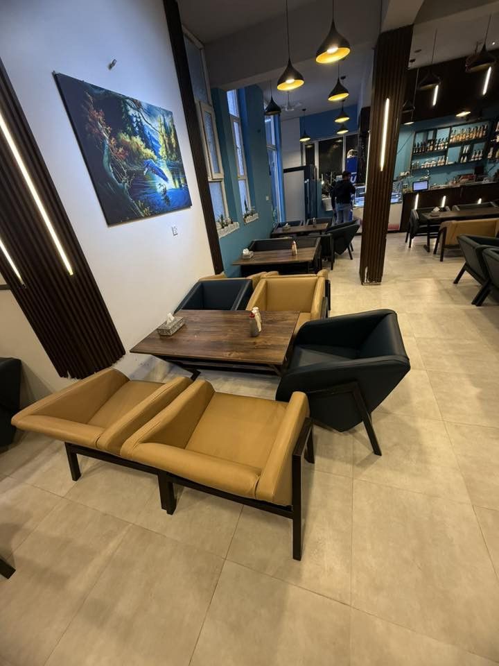 كراسي للبيع استعمال شهرين  
نظافة ١٠٠٪؜ عدد ٤٠ للبيع الكل
 
واتساب: ***********
