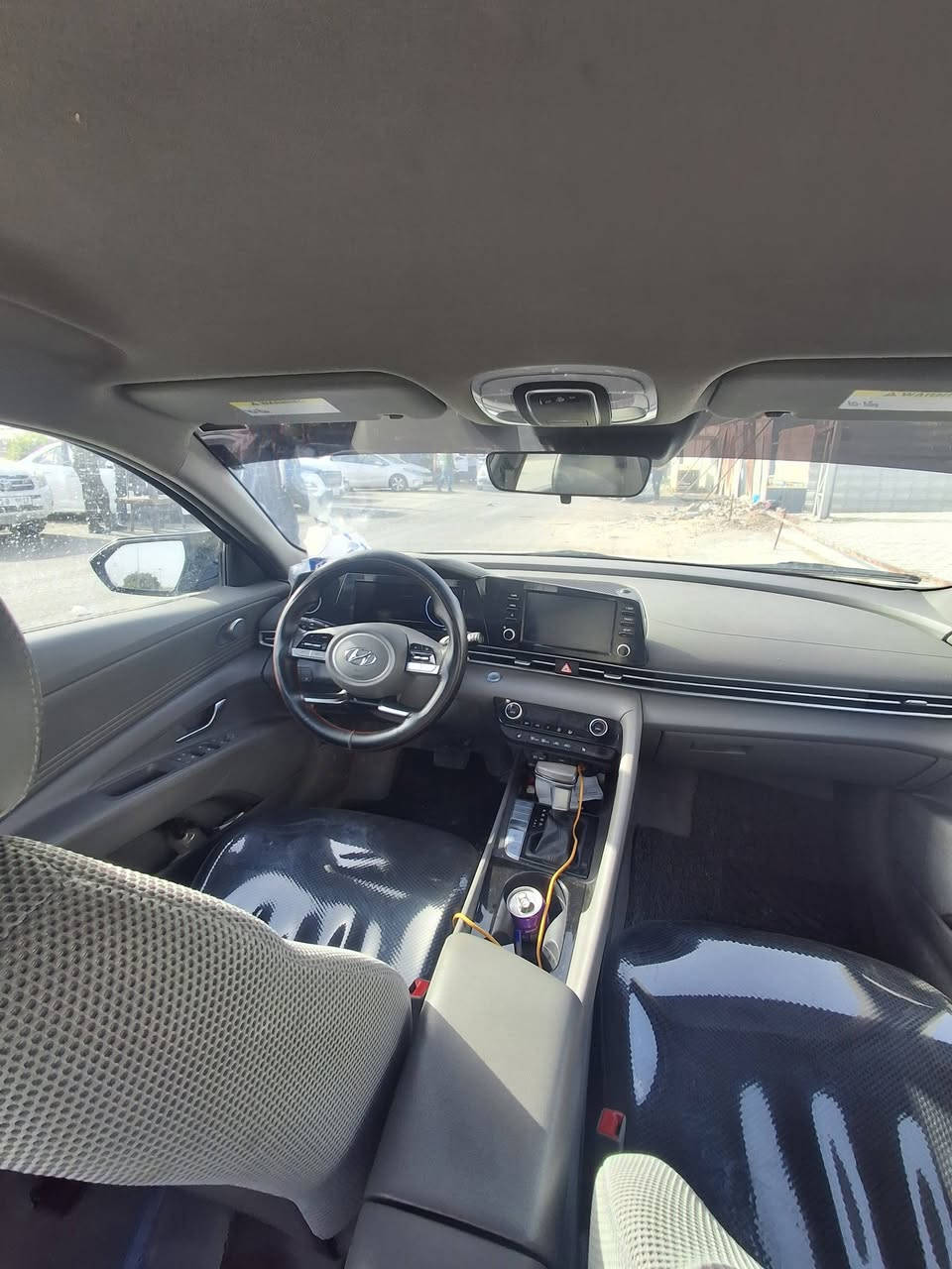 Elantra 2022 SEL فول مواصفات عده الفتحة
وارد امريكي مكينه الفين 
السيارة بيها ربع الجاملغ و ربع البنيد بدون ايرباك بدون. دواخل 
مواصفاتها هواي 
سيارة ب اسمي تحويل ثاني يوم 
مكانها بغداد الكرادة 
سعرها مناسب 
اتصال او واتس اب
***********
