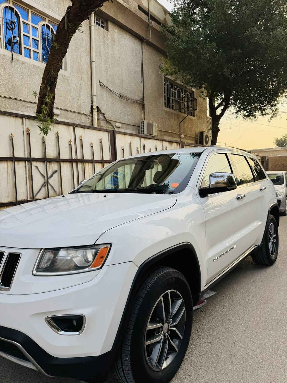 السلام عليكم جيب لاريدو 2016 كلين تايتل كفاله عامه من الضربه والصبغ والتبديل مكينه كير ع وضع الشركه
 ماشيه 83 mi
رقم بغداد بأسمي
كشنات جلد كهرباء شفتات استيرن 
شاشه كامره حساس خلفي 
ويل 18 تخم تاير جديد
بغداد الرصافه
***********
