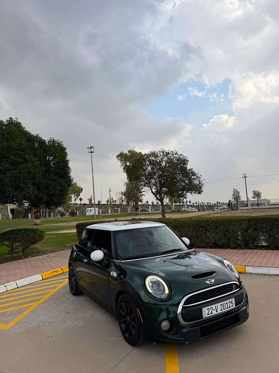 {mini cooper-s 2017}
🇬🇧~~~~~~~~~~~~~~~98$~~~~~~~~~~~~~~🇬🇧
( وارد امريكى حادث بوند و نص باب سكن بدون دواخل ارباك ستيرن و تكمة مرجع سستم )
موديل : ٢٠١٧
مكينة : 2.0 ليتر بنزين 4 سلندر توربو 🛸
ماشية : 107 الف حقيقى
لون : زيتونى 
رقم شاصى : WMWXP7C33H3B94560
                    —————————————————
مواصفات فول فول واحد على واحد 1️⃣ 
گير و مكينة و صدر وكهربائي كل شرط 
سيارة بئسمى سنوى و رقم و فحص كل جديد تحويل مباشر
            {سيارة جاهزه الحمدلله بدون نقص }
            ————————————————
مكان سيارة / اربيل شارع ٦٠ 
رقم موبيل /***********
                                             📲***********
سعر سيارة : ٩٨٠٠$ دولار امريكى نيهاتة
‏🇬🇧~~~~~~~~~~~~~~~~~~~~~~~~~~~~~~~~🇬🇧 أربيل, العراق
