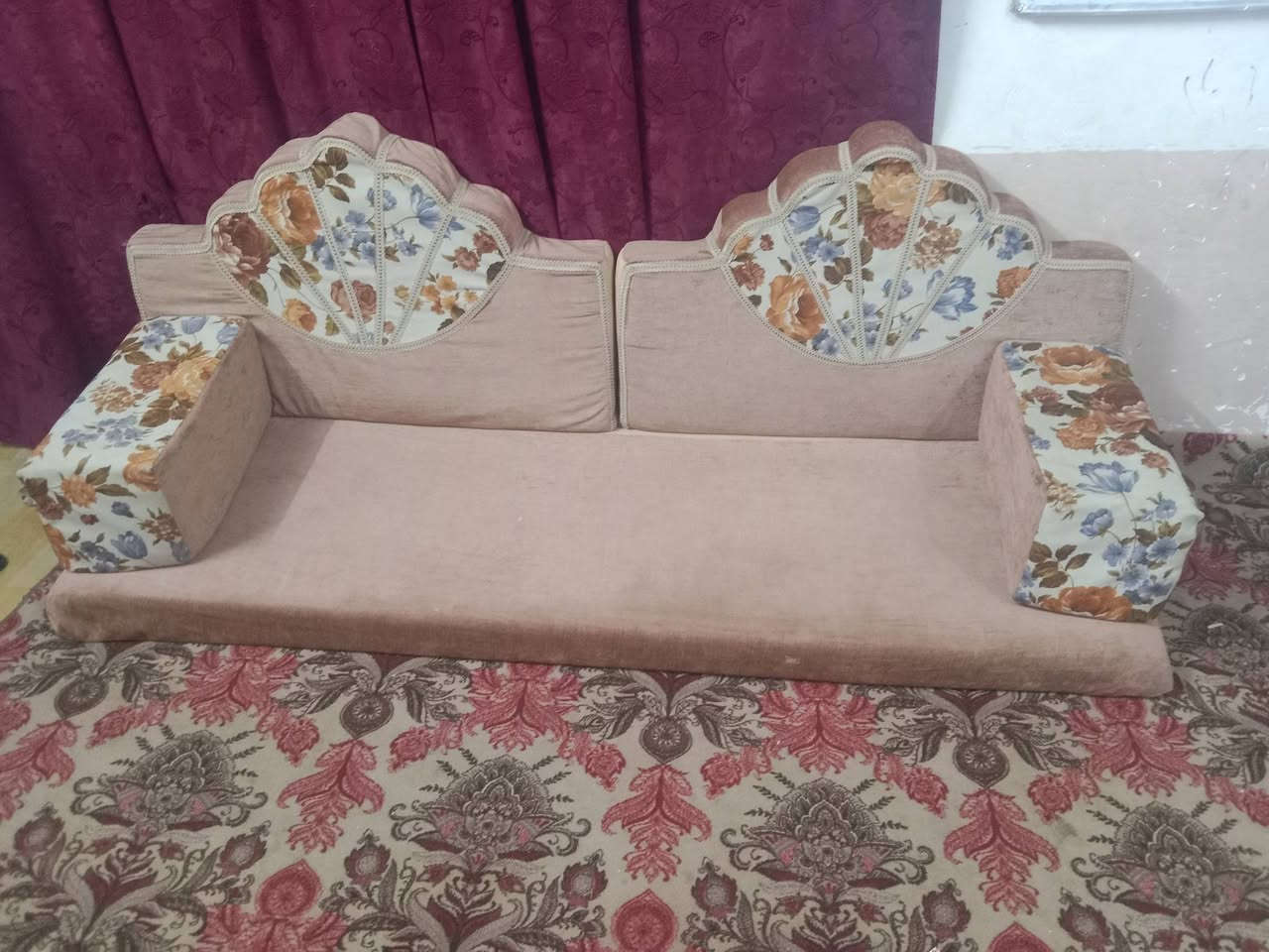 جلسه عربيه لبيع جديد مابي اي شي مكان حله ابو غرق ***********
سعر ٣٠٠
