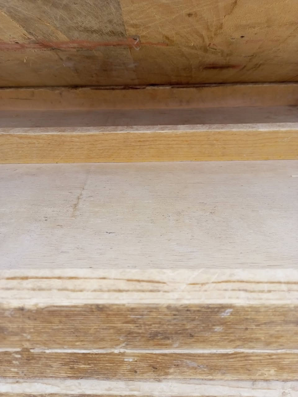 السلام عليكم طاولليات البيع عداد 50طاولي متر 12صمون بل طاولي الناصريه ***********
