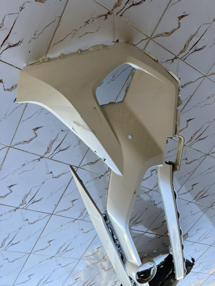 السلام عليكم
دعامية راف فور للبيع اشتريتها للسيارة وبعت السيارة وما شديتها ابيض صدفي اصلي ام الحساس 
 بغداد /***********
