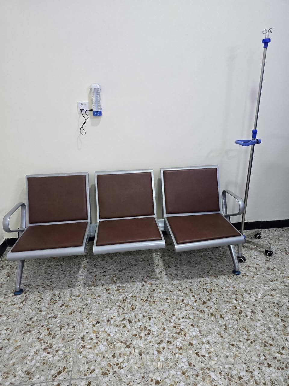 اثاث عياده متوفر بارفان بسعر
٥٠ الف ومصاطب عدد ٢ مكونه من ٣ كراسي كل مصطبه بسعر  ٢٠٠ وكراسي جلد مفرد بسعر ٢٥ وستول بسعر ١٥ الف


**إذا كنت صاحب هذا الإعلان وتريد حذفه لأي سبب، رجاءا أرسل رسالة إلى الدعم الفني**