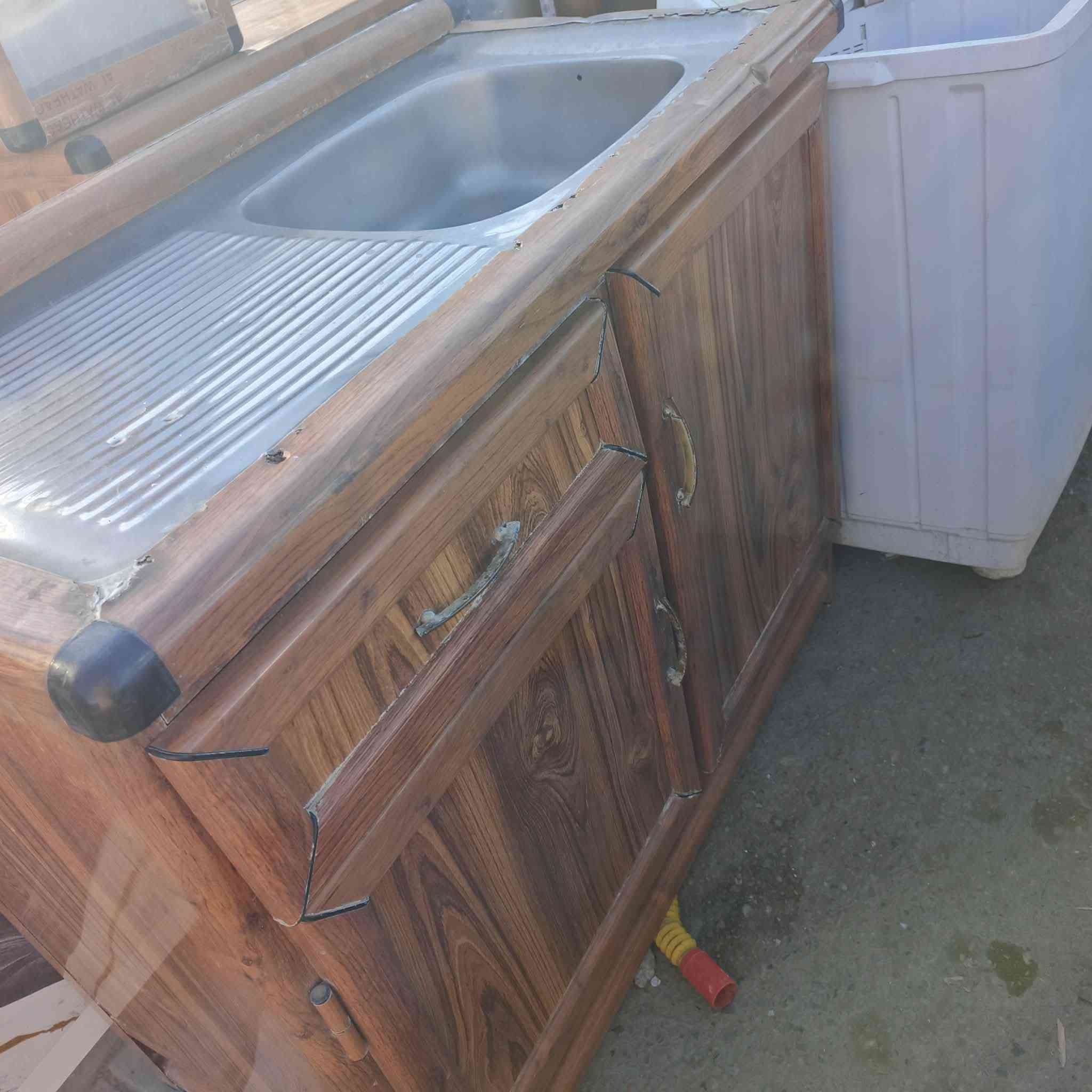 ٣ قطع نضيف مابي ضرر ٢٠٠ وبي مجال قليل عنوان كوت 💙


**إذا كنت صاحب هذا الإعلان وتريد حذفه لأي سبب، رجاءا أرسل رسالة إلى الدعم الفني**