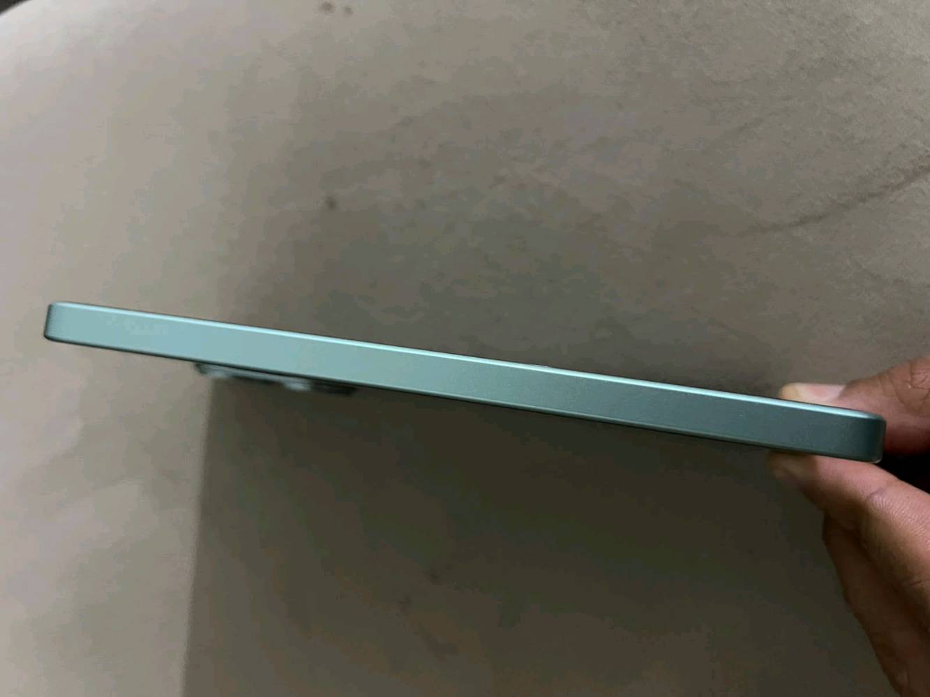 POCO x7PRO ذاكره 256جهاز نضيف لوك بطاريه 98ملحقات كارتون وكفر فقط مكاني حله واتساب ***********