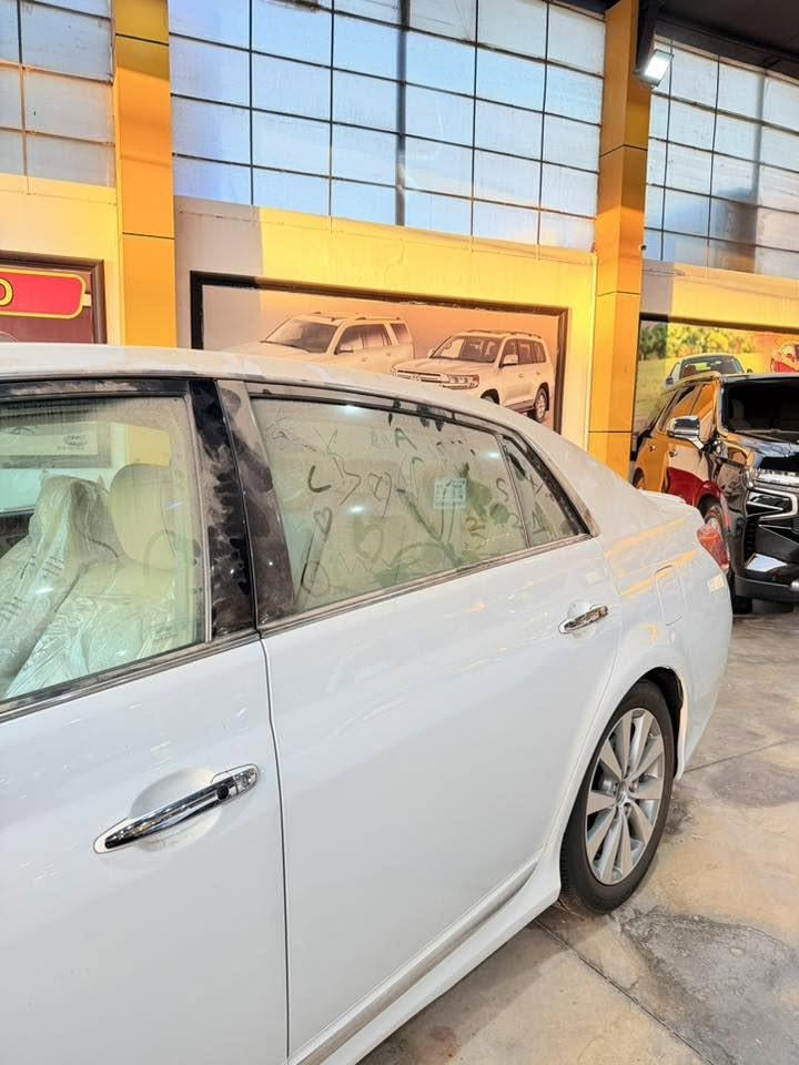 toyota Avalon _2012 _ limeted _خليجي
تويتا ئه ڤه لون موديل ٢٠١٢ مانگي ١٠خليجي لميتد 
سياره كه مواصفاتي خليجيه 
سياره كه بي بوياخ بئ سارده 
گيرو مه كينه ي به شه رت
٤ تايه و ويلي بيلادي له سه ره 
سه نه وي هه موو شتيكيي تازيه به شه رتي ته حويل و غرامه
سياره كه 58هه زار روشتوه 
شةوين /سليماني 
نرخ/٢٩٨$
رقم/***********
