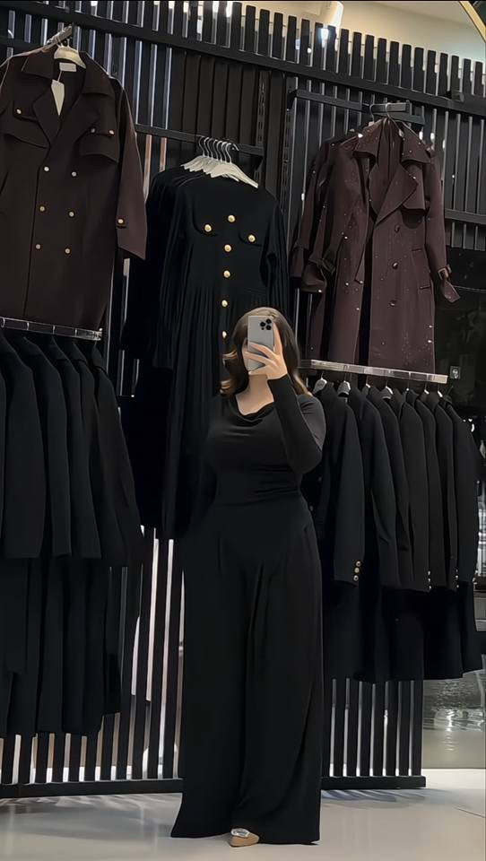 ✨ الفخامة الإيطالية بين يديكِ ✨
لكل من تبحث عن الراحة والأناقة في آن واحد، نقدم لكم سوت قطني ليكرا (إيطالي) بأعلى معايير الجودة. تصميم "كليشة" يمنحكِ إطلالة متميزة وحرية في الحركة. 🇮🇹👗
الخامة: قطن ليكرا إيطالي ناعم (درجة أولى) 👌
القصة: كليشة عصرية تناسب جميع الأذواق.
القياسات المتوفرة: 38 | 40 | 42 | 44 | 46 | 48 📏
🚚 يوجد لدينا خدمة توصيل سريعة لكافة محافظات العراق.
📥 للحجز أو الاستفسار: يرجى مراسلة الصفحة (الدايركت) أو ترك تعليق وسيتم الرد فوراً.
#ملابس #ازياء_المنصور #اكسبلور الزبير, البصرة


**إذا كنت صاحب هذا الإعلان وتريد حذفه لأي سبب، رجاءا أرسل رسالة إلى الدعم الفني**