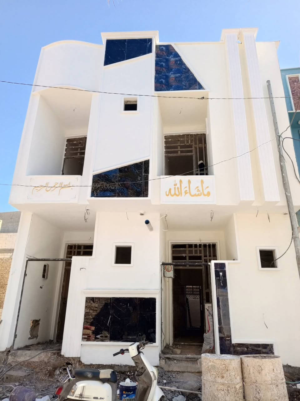 يتوفر لدينا بيوت 50 متر طابقين قيده الانشاء بشارع ابو طالب 
طابو زراعي سند 25 
البناء طابوك درجه اوله 
الاستفسار ***********
