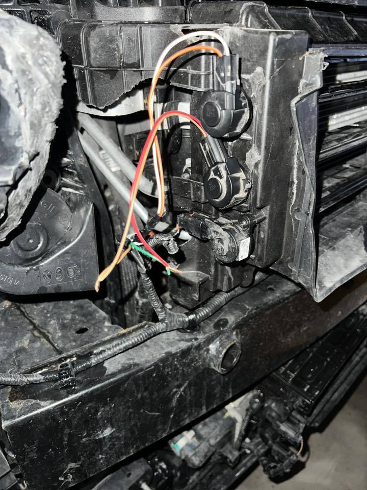 بوابات سبورتج هايبرد موديل ٢٠٢٥ للبيع هنة ومواطيرهن شغالات كاملاات القاعدة الجبيرة بيها كسر بسيط الصغيرة مكسورة بس اليستفاد ماطوراتهن حساساتهن مال سبورتج هايبرد وارد امريكي للاستفسار ***********
