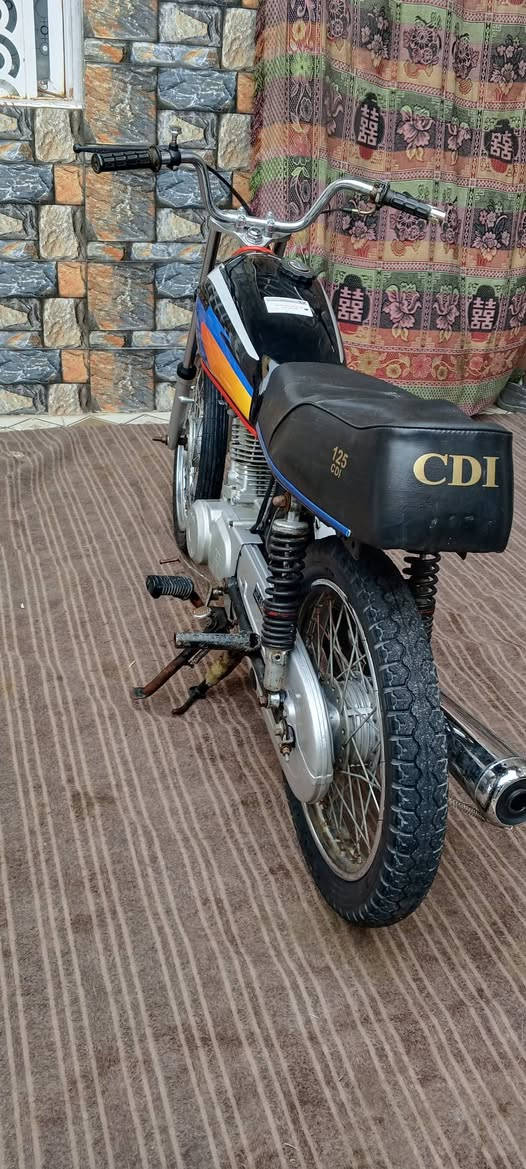 سلام عليكم. دراجة نامه كلك للبيع محرك مفتوح السعر 450وبيها مجال للطيبين مكاني ناحية الفضليه والشراي بي خير ويددلل الرقم ***********
