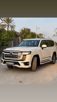 لاندكروزر GXR • سيارة دفع رباعي • تويوتا لاندكروزر • سيارة 2024 • سيار...