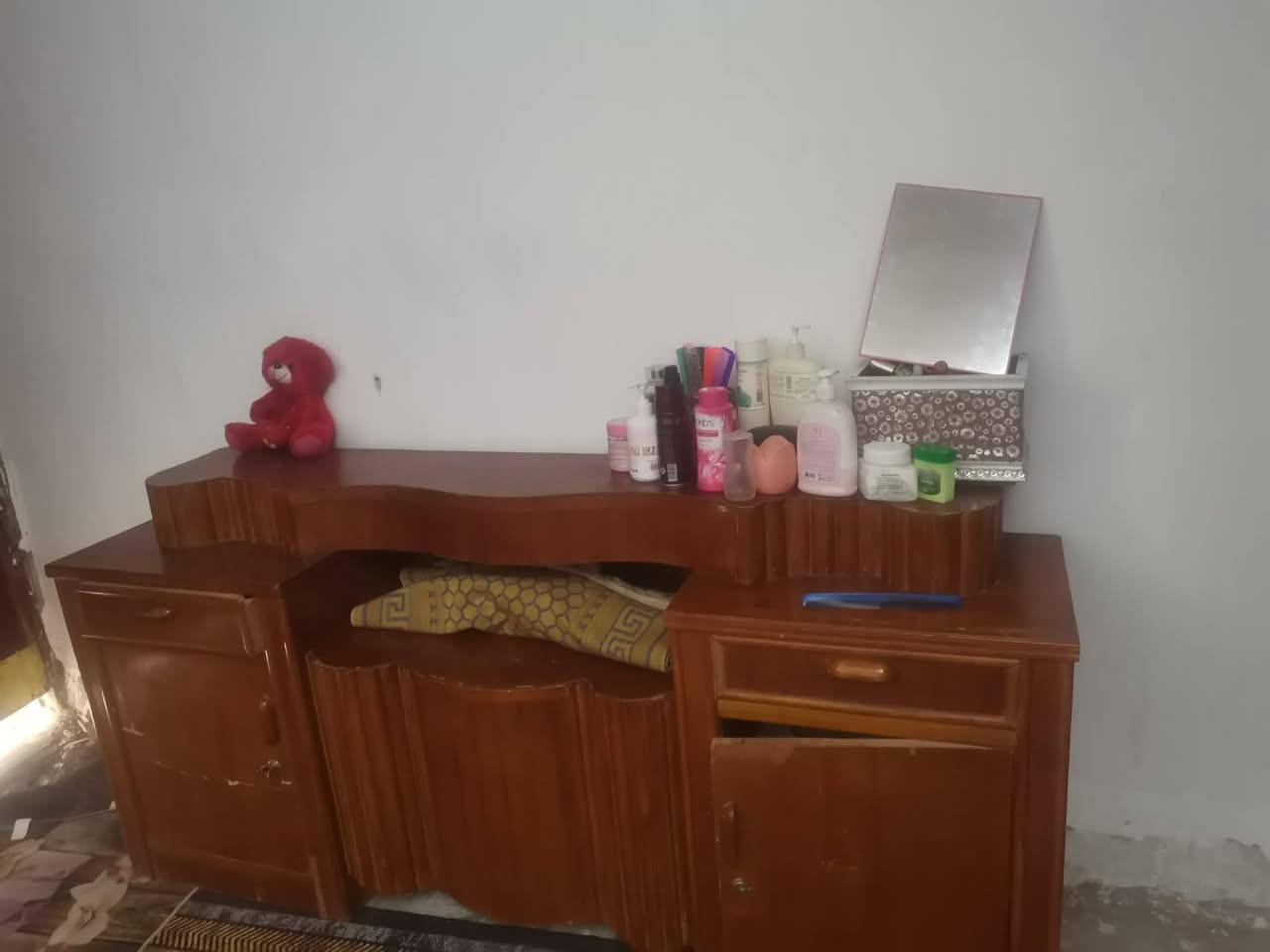 مرحبا  شباب غرفه تزكام  نجاره اصليه 6 بيبان غرفه نضيفه اليريد يجي خاص مكاني دوانيه  غرفه  نضيفه وسعرمناسب ببع مستعجل


**إذا كنت صاحب هذا الإعلان وتريد حذفه لأي سبب، رجاءا أرسل رسالة إلى الدعم الفني**