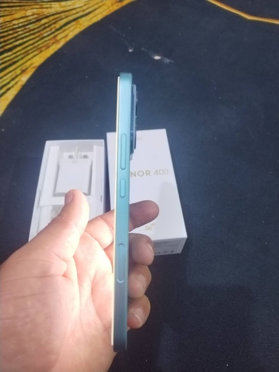 السلام عليكم هونر 400 لايت للبيع سعر 250 مكان بغداد رقم ***********
