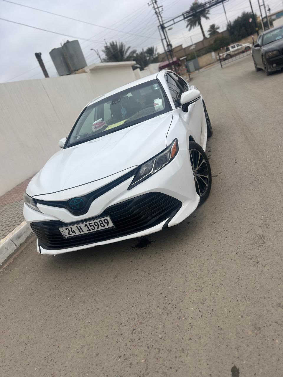 سلام عليكم ورحمة 
كامري موديل 2020 
الون ابيض 
رقم دهوك دولي تحويل مباشر 
ضرر خفيف جدا تعديل في صندوق وجاملغ 
سياره جديده مال بيت جاهزه 
هزه جديده رقم جديد 
صدر خلفي امامي جديد 
بصمه تشغيل 
بصمه صندوق 
كشن كهربائي 
مواصفاته حيل حلوه 
محرك مامفتوح كير ما مفتوح 
تواير اربعه جديد 
سعره 195 
مكان سياره الشرقاط  مكلف بل نشر
***********
