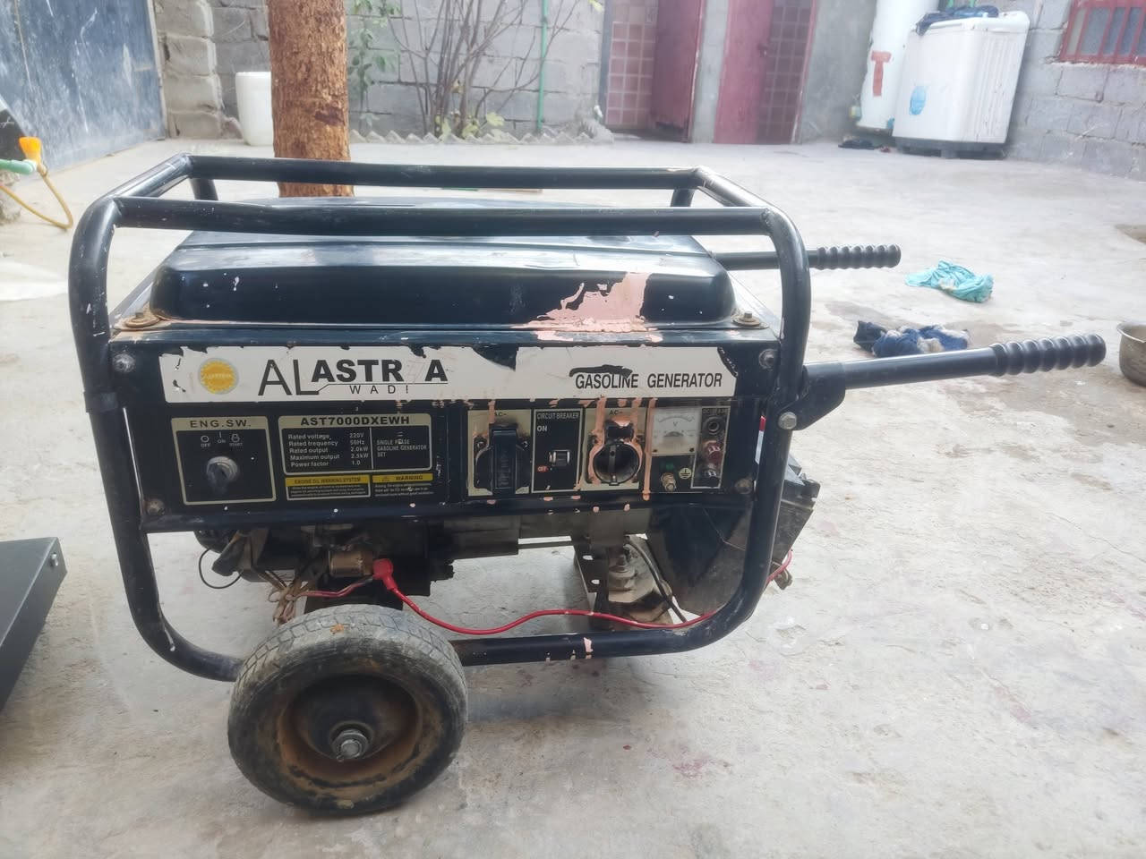 للبيع *********** مستعملات قليل نضافه90 /100
