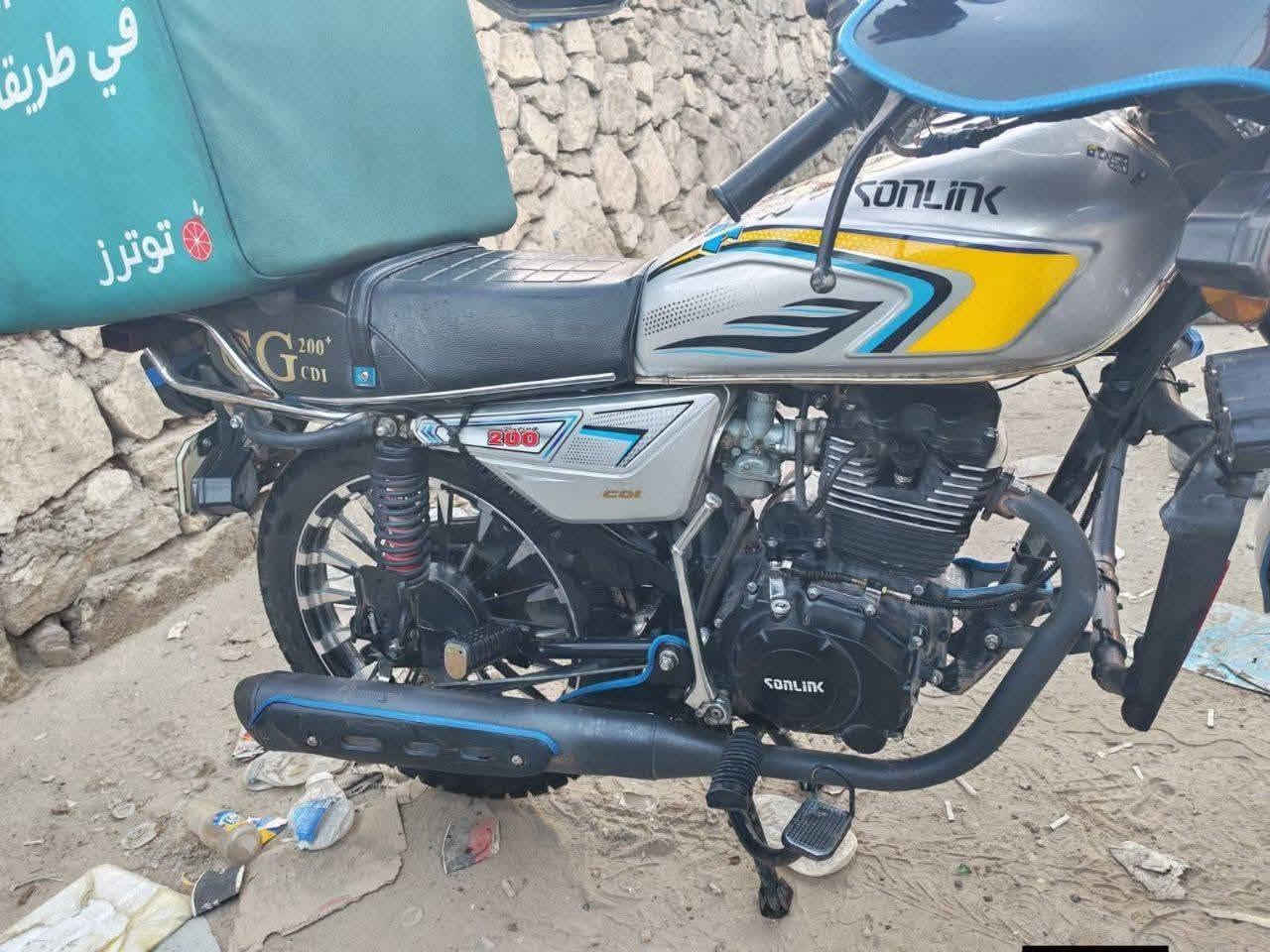 السلام عليكم سونليك 25 نظيفه مكفوله من برغي للبرغي محرك 200cc معروف الدراجة كامله كهربائيات عامه نكره سلف تاخذه ما تصرف عليه ربع بيه اضافات نشره ليورى وبلوجكترات وواقيه ومخرج USB للشحن
السعر 850 وبيه مجال 
مكاني بغداد الدورة 
***********
السلام عليكم سونليك 25 نظيفه مكفوله من برغي للبرغي محرك 200cc معروف الدراجة كامله كهربائيات عامه نكره سلف تاخذه ما تصرف عليه ربع بيه اضافات نشره ليورى وبلوجكترات وواقيه ومخرج USB للشحن
