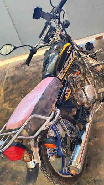 ايراني للبيع مودل 21 لماطور نضيف مناقصه شي مكمرك وكامل اوراقه اصولي رقم صاحب الدراجه  *********** رايدها ب 700 الف وبيها مجال حك جيتك واذا مو شراي لا تكسر برزق العالم
