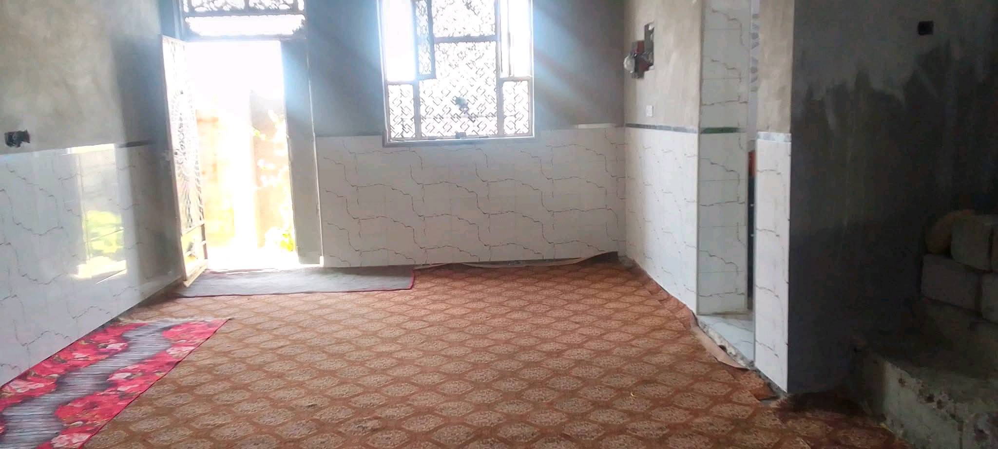 السلام عليكم بيت زراعي بالوركاء بمركز القضاء بحي الزهراء مساحتة 300 السعر تعال خاص وبي طابق ثاني كامل منها الوجهيه+ السعر ب 60 وبيها مجال اطيحلك
