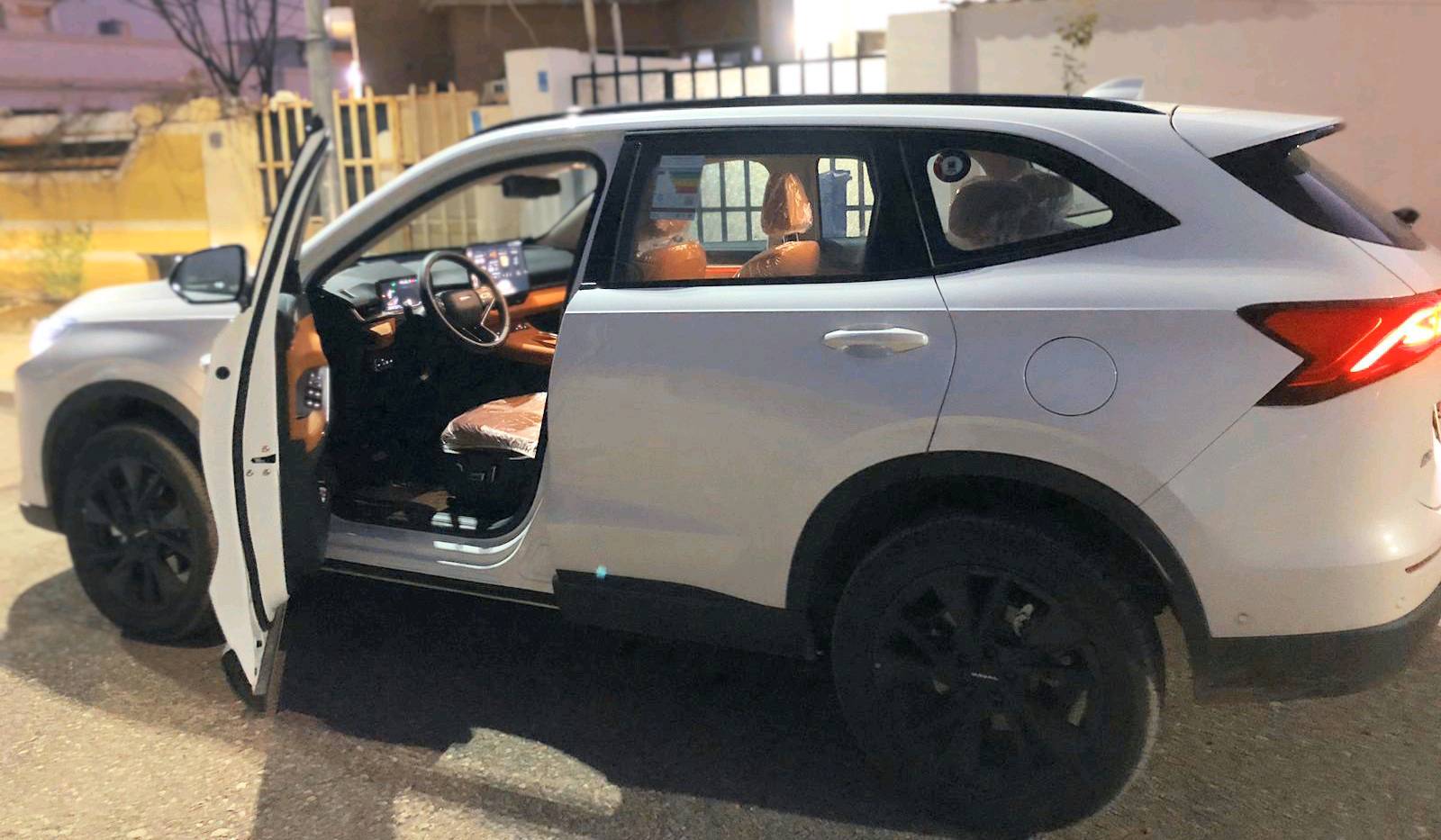 هفالh6 HEV 2026 Full 
ماشية 1500
المكان اربيل
ضمان الشركة ( البطارية والمحرك 7 سنوات ) مع خدمة الصيانة الدورية لمدة سنتين