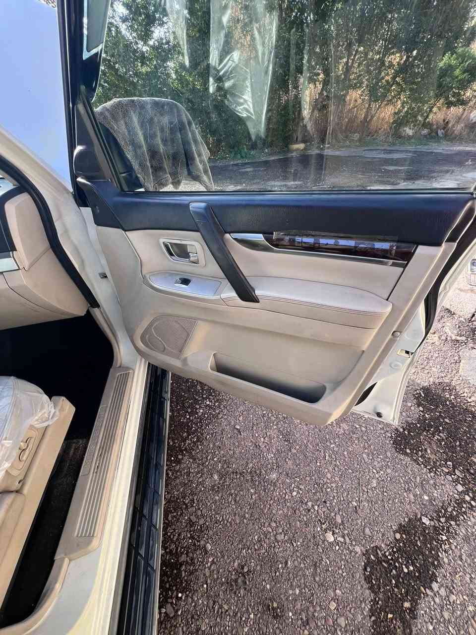 اعلان 
باجيرو حبتور 2010 
فول مواصفات 
مكينه 3500 بلادي 
بيه جاملغ وربع البنيد صبغ بدون ضربه 
الباقي مكفول 
نصبته حلوه 
تبريد شغال ثلج 🧊❄️
كشنات  جلد 👌
تحكم استيرن شاشه اندرويد 
زوج تايرات جديد
السياره عليها ادامه بل الكامل 
لايت زنون 
رقم بغداد بسمي تحويل ثاني يوم 
مكان السياره بغداد المحمودية 
السعر 124 💵💸🤑
الاستفسار ***********
