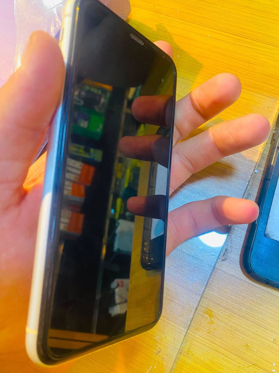 ١١ عادي بلادي بطارية ٧٦ ذاكرة ١٢٨
٢٧٥ قفل ***********
