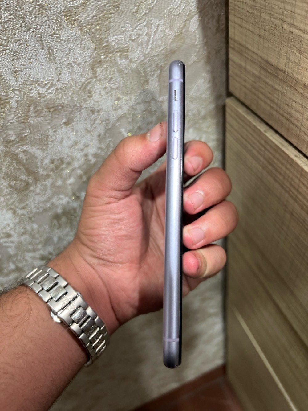 ايفون 11 للبيع 

جهاز نضيف كلش 

ذاكره 128

بطاريه 82 بلادي

امبدل شاشه اصليه ثلاث خيارات فيس ايدي شغال بس ميلقط

سعره 225 وبيه مجال للشراي فقط

مكاني موصل ايسر حي المهندسين