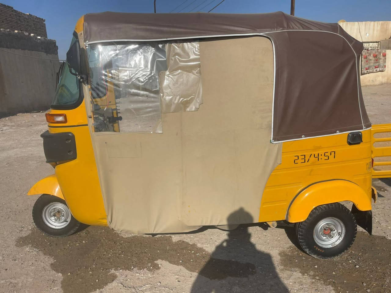 سلام عليكم شباب تكتك 19 شهر العشر  سنويه ورقم تكتك جاهزه ما نقصه شي البيع بل عماره وهذ رقمي ‏‪***********‬‏
