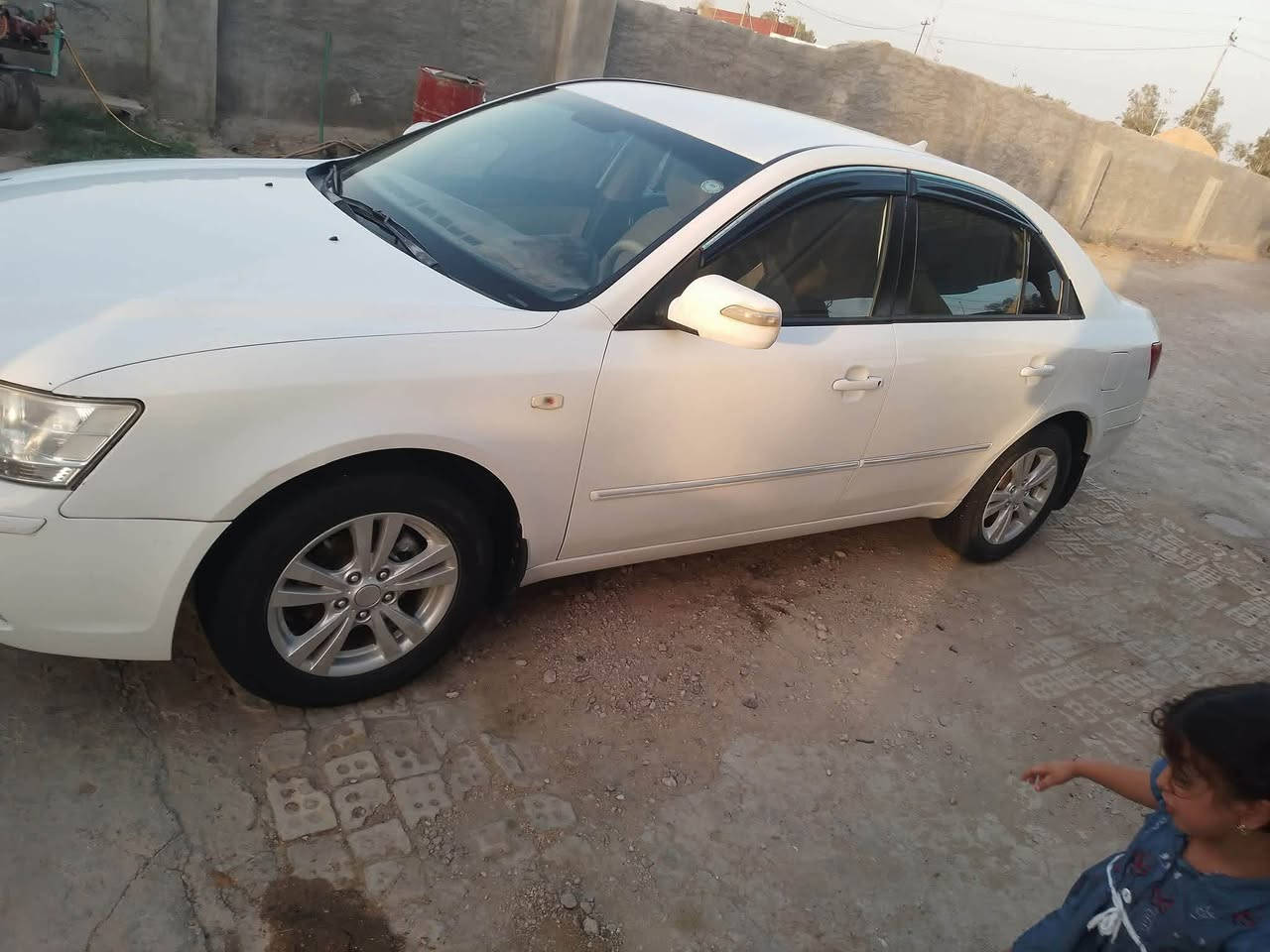 السلام عليكم سوناته 2009خليجي بيها بس بنيد بدل بلادي وبيها جاملغ صبغ بدون دواخل مكينه 2000
مكينه 
كير 
صدر 
تخم تاير 
تبريد
كله جديد 
الاستفسار ‭0771 452 6907‬
