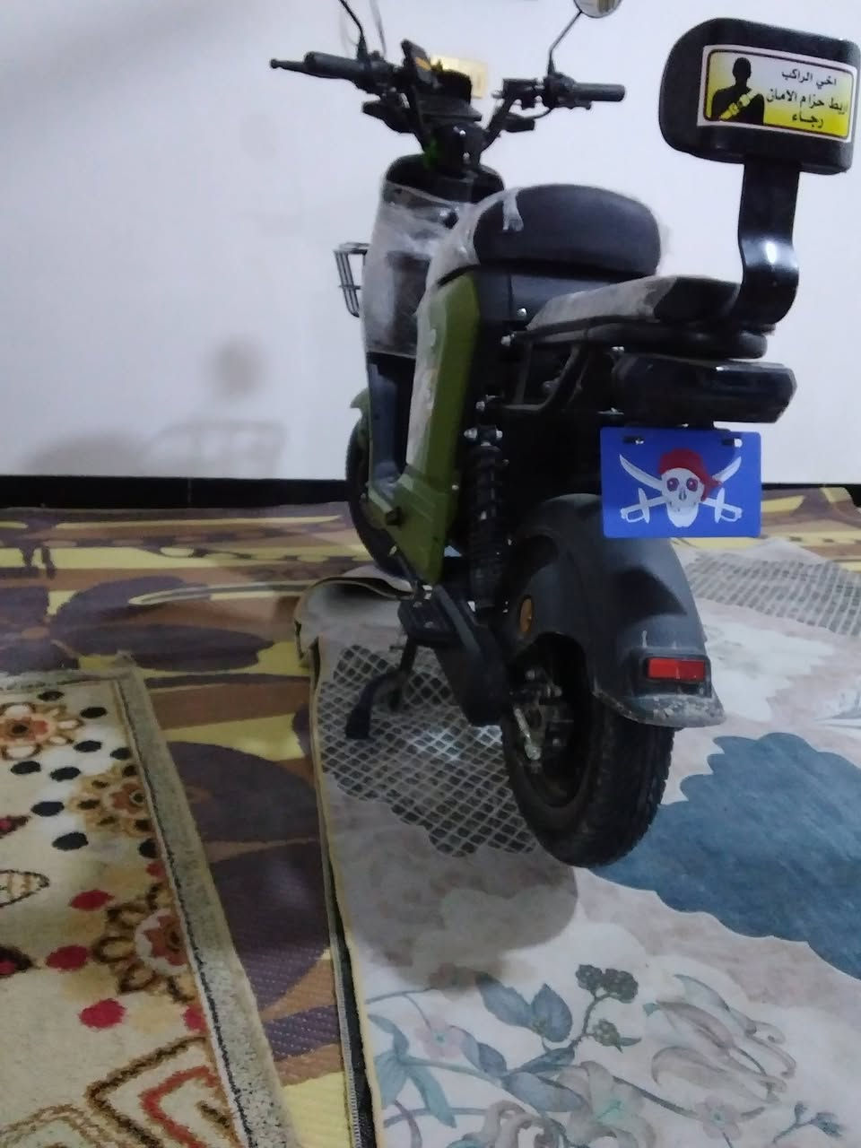 السلام عليكم دراجة شحن R9الريان للبيع السعر 550 وبيه مجال جديده استعماله شهر الملف 1200 الرقم ***********
