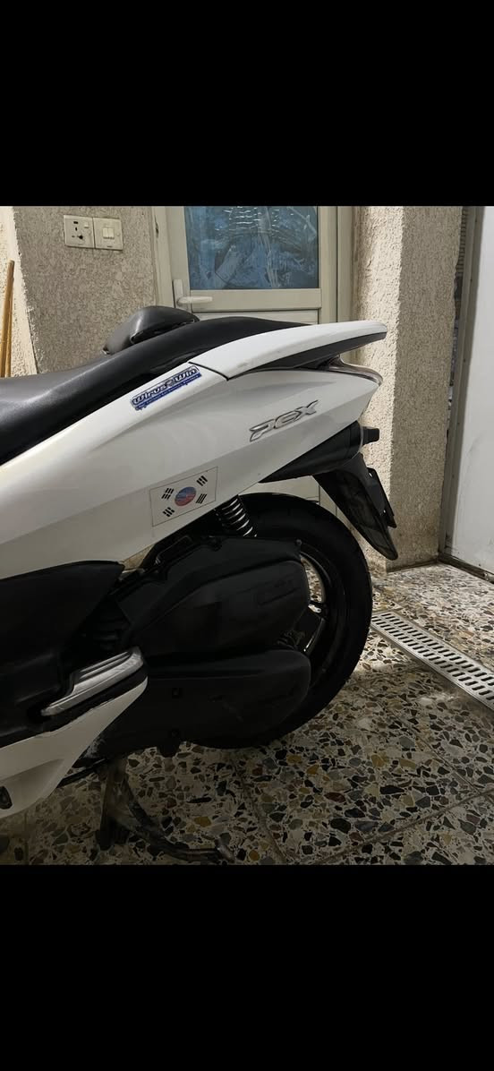 سلام عليكم PCX جيل اول ياباني JF ☑️
كفاله عامه كفر ومكينه بلادي  
مواصفات 150☑️
فول وابيعلك من باب البيت شرط جيب وياك فيتر وتفحص شرط المكينه برغي ممفتوح بيهة السعر1450وبيه مجال مكاني الامين الثانيه رقمي ***********.
