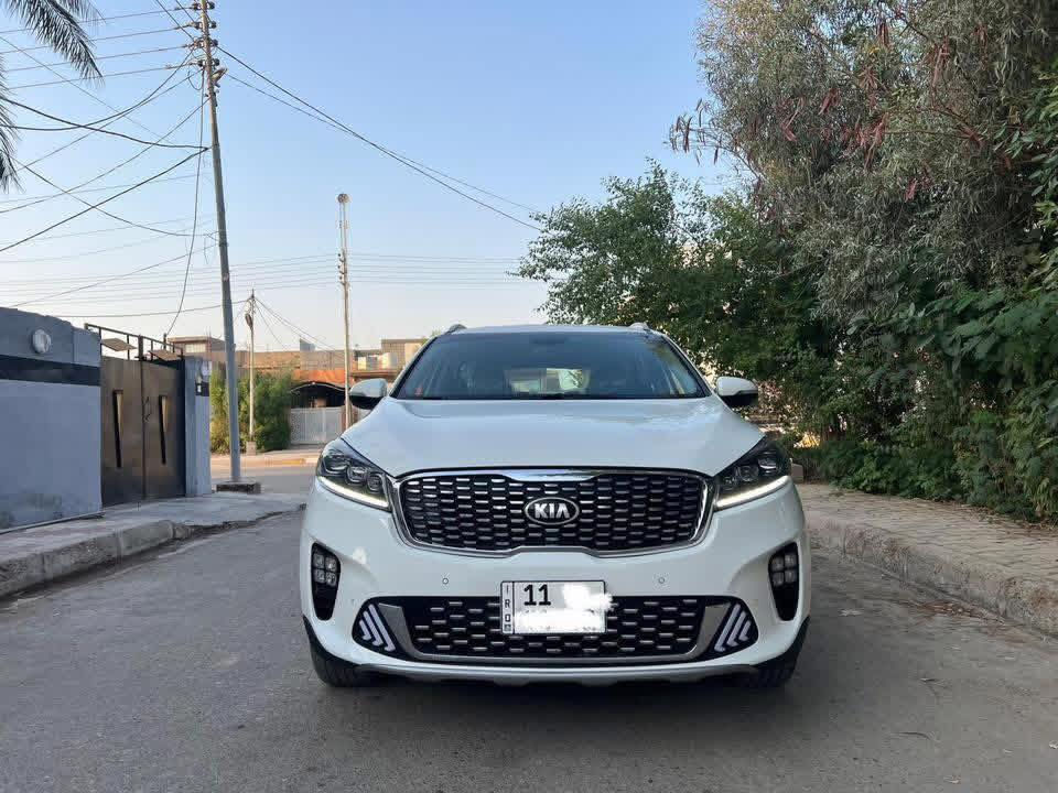 كيا سورنتو خليجي 
رقم بغداد الماني بسمي 
موديل ٢٠٢٠ شكل ال٢٠ 
لون ابيض 
٦ سلندر ٧ راكب 
دبل شباك شكل الجديد 
فوووووول مواصفات بدون فتحة 
بصمتين: تشغيل وتقفيل 
الباب الخلفي كهرباء 
بردات خلفية اصلية 
كشنات جلد اصلي لونين 
كشنات ٢ كهرباء 
شاشة كبيرة اندرويد 
كامرة دوارة اصلية 
حساس امامي وخلفي 
مري شفط مع القفل 
جي : بي: اس: خرائط طرق 
اريل ابيض طيارة 
كيجات السرعة زئبقية 
شاشة الدشبول الكترونية 
تحكم استيرن فول 
حاكية : ابلوتوث: اوكس 
نظام ايكو درايف 
اضواء ترحيب بليدات 
علامة سورنتو بلدوسة 
تبريد ابيانو لمس 
تبريد ٣ قطع ثلج 
مانع انزلاق وانحدار 
شاشة اعطال بلدشبول 
لد امامي وخلفي 
لايت زنون اصلي 
اشاير بلمري 
يدات نيكل اصلي 
ويل اكروم ١٩
تخم تاير جديد لك 
ماشية ٥٧ الف اصلي 
كير ومكينة وصدر وحدادية وتبريدكفالة عامة
كفالة عامة بدون ضربة وتبديل واشخوط وبارد وصبغ حتى الدعاميات كفالة
سيارة جديدة معنى الكلام من زيرو عدنة على ادينة 
سيارة جاهزة مابية اي نقص 
السعر ٢٥٨$ نهايتة
***********
