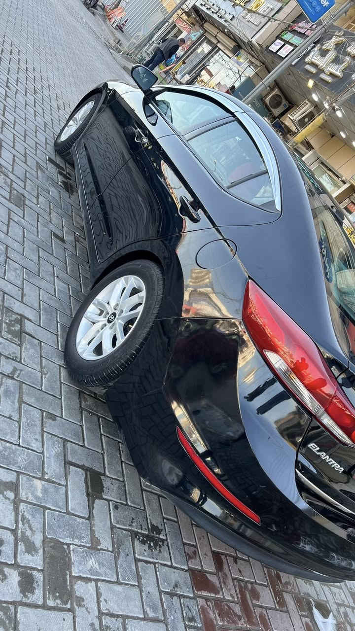 السلام عليكم النترا موديل 17 امريكي قطعتين جاملغ  وبنيد نص فول كير محرك خير من الله  رقم اربيل انكليزي محرك 2000  تخم تاير جديد شاشه تحكم الكيرثلاثة انضمه سبورت وعادي وقتصادي بسعر 117 وبيه مجال رقم *********** الدوره ابو دشير
