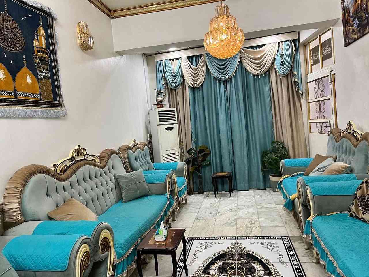 دار لبيع 
العنوان الطي شارع الكامرات 
مساحة 75 متر  نزال 15 عرض 5 
طابق الاول يحتوي ع استقبال و مطبخ وغرفة منام 
الطابق الثاني يحتوي ع غرفتين منام 
الطابق الثالث غرفه  ودرج طابق ثالث 
المطبخ والتخم من ضمن البيت والسعر
للاستفسار *********** متواجد ع واتساب
