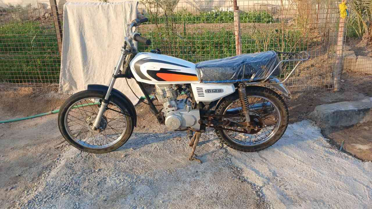 سلام عليكم للبيع دراجه   مكنه ناعمه    شلامجه   كلش  دراجه.            دوات مكفوله من سرقه.  سعر  ٣٢٥      .مكاني البصره ابي الخصيب  باب طويل رقم الهاف ***********0
