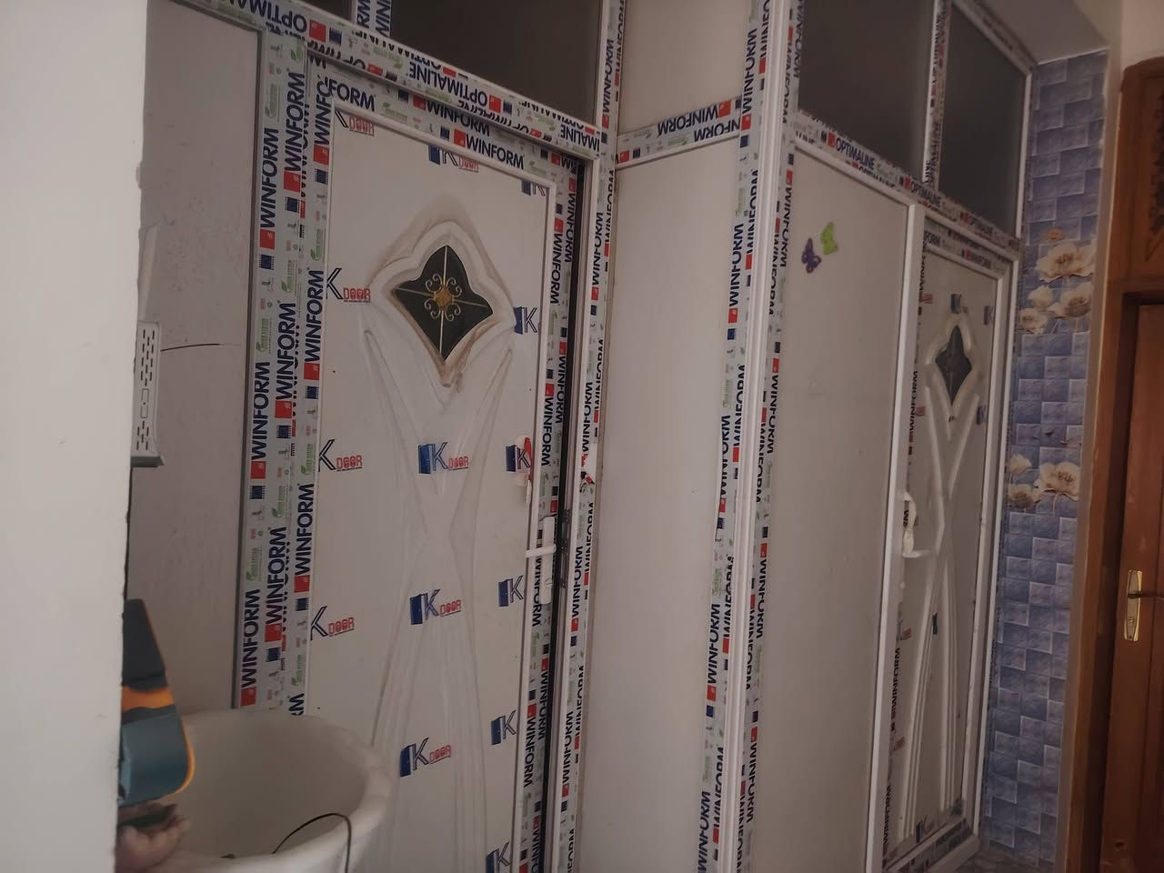 البيت 5 في 20
طابو زراعي سند 25
طارمه ومطبخ وهول وصحيات وغرفة نوم
بيتونه جبيره.. سطحين
بناء حديث 2023 طابوق 
(البيت متروك وفارغ ) السعر (73)  و يرهم مراوس موقع البيت خلف مول حمورابي قرب جامع أبو طالب
***********
