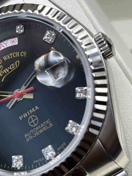 West End (The Classics)

وكالة كامل المرفقات 

ضمان سنه 

القطر 41 

مينا تيفاني 

25 حجر كريم داخل الماكنه 

اوتوماتيك 

زجاج كرستال ياقوتي مقاوم للخدوش 

فولاذ مقاوم للصدا 

مقاوم للماء 50 متر 

سير جوبلي 

توجد خدمة توصيل 

***********
