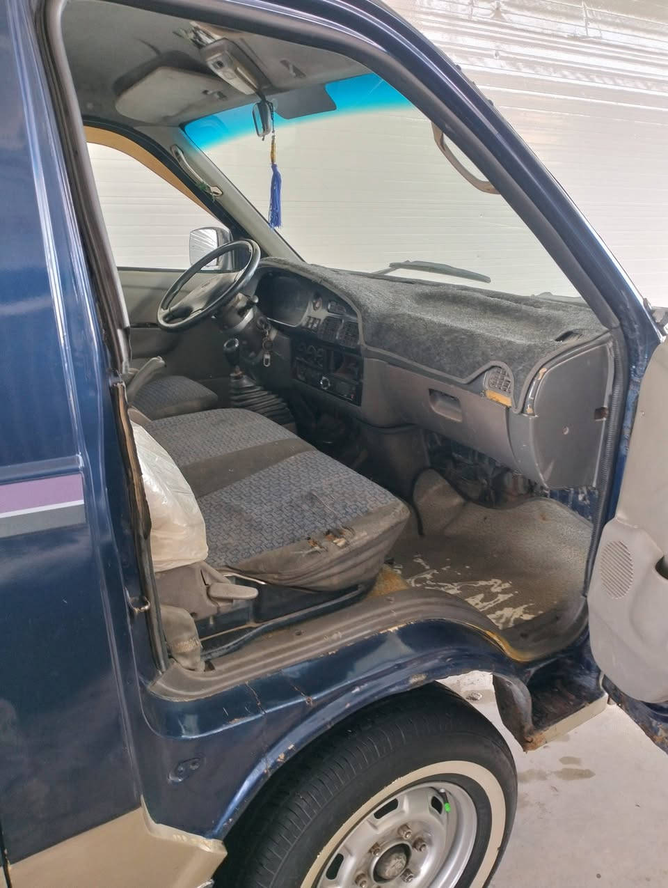 كيا بريجوا سياحي موديل 96
سنويه لل30 باسمي
مامطلوبه ولاربع 
كير محرك 3000
اكسل جديد
دواخل حلوه
تخم تاير 
السعر 53والشراي بيه خير ويدلل
للاتصال ***********
