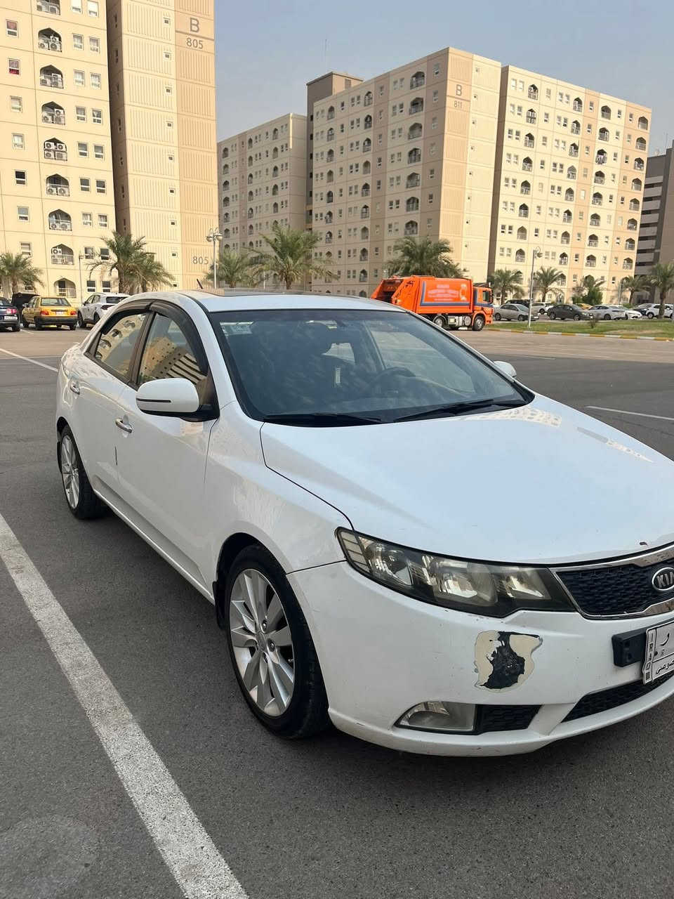 سيراتو 2013 فول واحد على واحد بيها ضربه بحافه باب السايق موضحه بل صور ومصبوغه وبيها هاي الي يم التاير الحكه الباقي مكفول اب اسمي سياره السعر 105 قفل ***********
