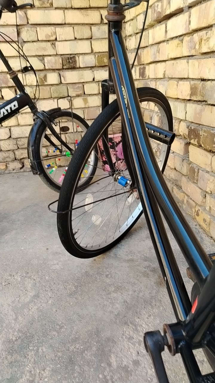 السلام عليكم شباب بيسكل للبيع  بيسكل نضيف فول نضافه والسعر خاص 🫵🏿↗️


**إذا كنت صاحب هذا الإعلان وتريد حذفه لأي سبب، رجاءا أرسل رسالة إلى الدعم الفني**