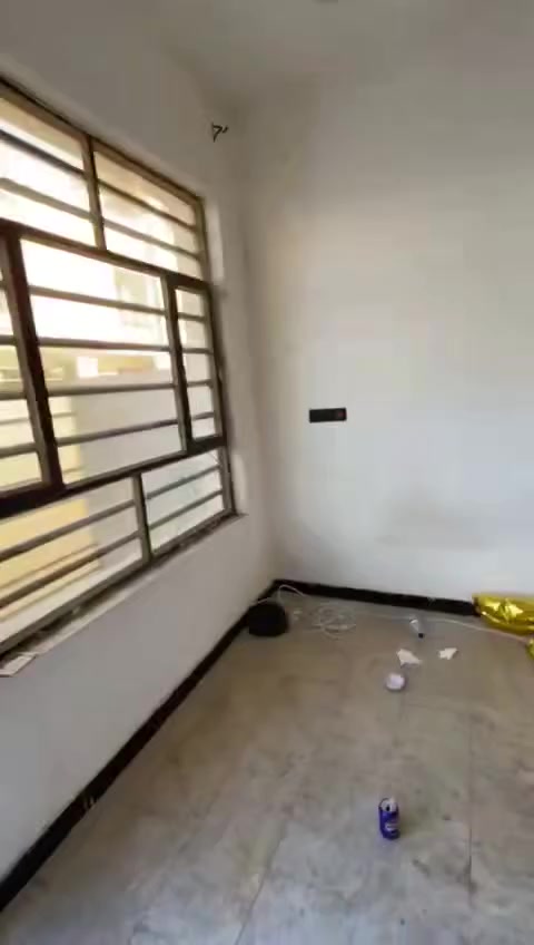 السلام عليكم بيت للإيجار المساحة 60 زيرو 
الطابق الأرضي ستقبال ومطبخ وخدمات 
الطابق الثاني غرفتين نوم 
الموقع غزالية شارع مدير الامن مربع الصديق
الاتصال ***********
