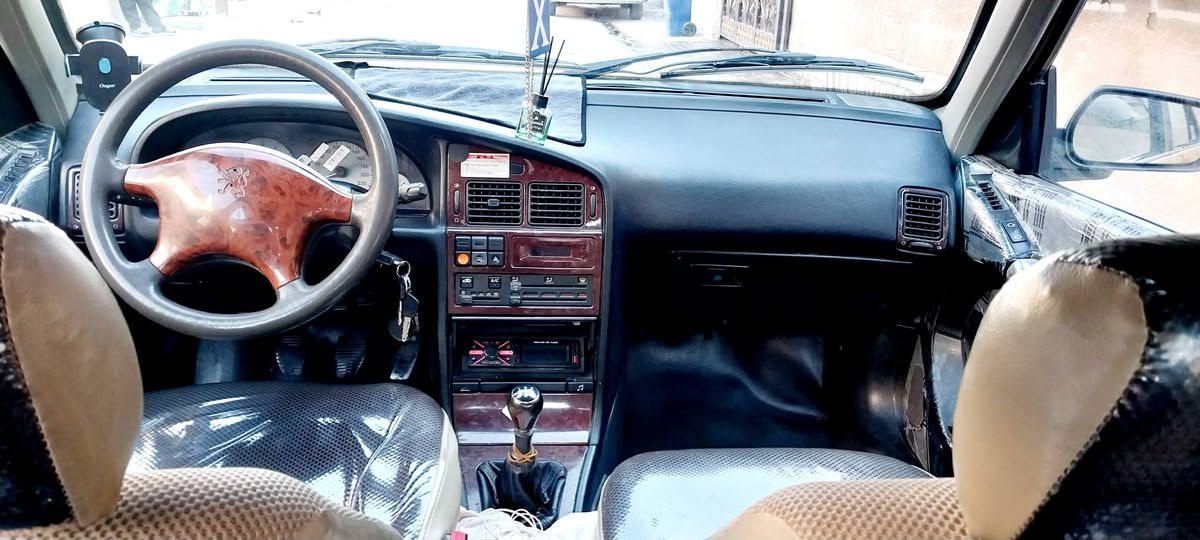 السلام عليكم 

بيجو بارص  2013

بسمي السياره تحويل ثاني يوم 

السعر 43

العنوان العبيدي 

الاتصال على الرقم 

***********
