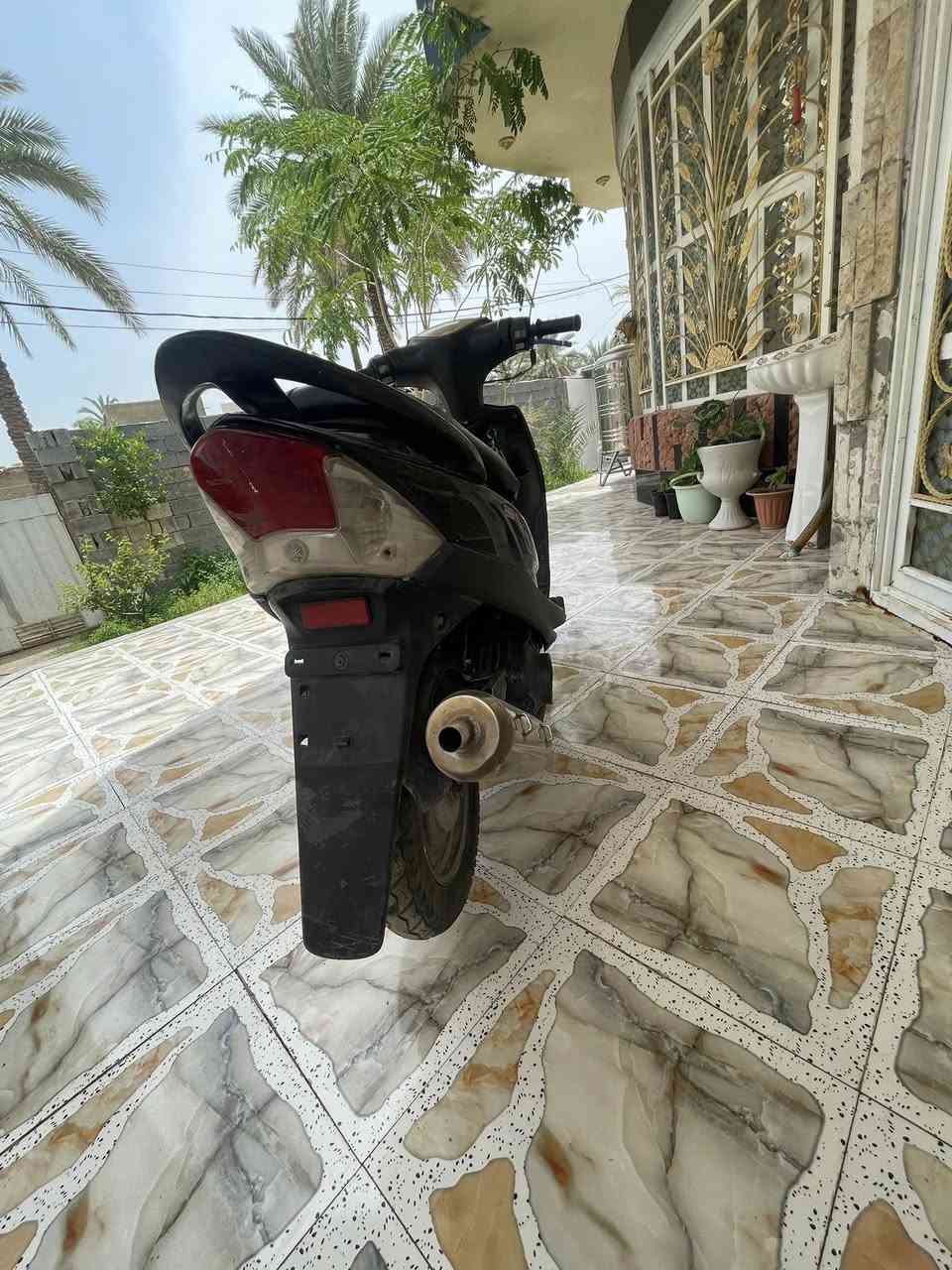 السلام عليكم ،،،  ماكس عدله،،مكينه خير من الله شرط تشك الگاع ،،معدل ،،كلج خلفي رياضي ،،صالنصه رياضي ،،شغاله هندر ،،سلف ،،الدراجه نظيفه وحلوه ،،،السعر 575 وبي مجال بسيط للشراي ،،مكاني الحسينية كربلاء ،،سيطرة الوند ،،وهذا رقمي ***********
