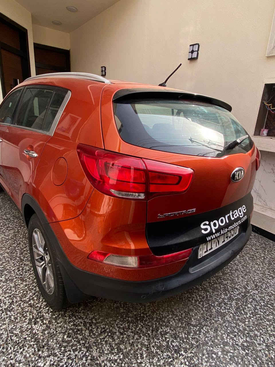 السلام عليكم
كيا سبورتج 2015 

رقم بغداد الدولي هزه جديده سنويه 2030 

ماشية 124 

محرك 2000 دوش مكفول ولا مفتوح الكير مكفول ولا مفتوح 
تبريد تدفئة شغلات مملعوب بيهم
بيها بارد على كد اربع اصابع بالجاملغ الامامي وبارد على كد اربع اصابع بالصندوك والبنيد مبدل مال وكالة والقديم موجود اثر طاوبك وكع علية. وبدلته صبغته تتطابق اللون فقط 

الباقي كله مكفول كفالة قطره معجون مابيها وين ميعجبك. وديها اي اختلاف بالكلام اني خسار  

تخم تاير باتري جديد شاشة كامرا دوارة تحكمات حساسات. 

5 ويل كب للبيع او الامراوس بسبعه راكب وحسب القناعة 

السعر 147 وبيها مجال 

بغداد الدورة ***********
