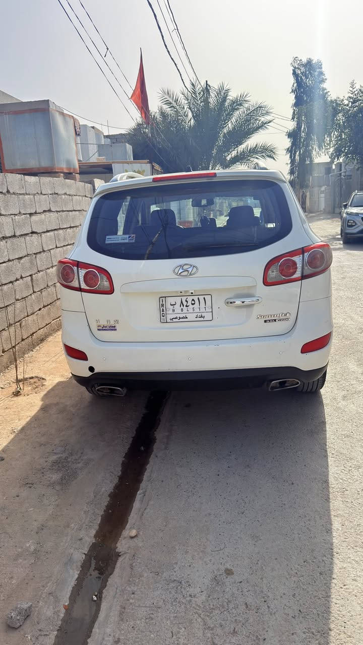 سنتافي 2011 كامل مواصفات واحد على واحد محرك 6 سلندر تدفئة تبريد تحكم ستيرن سونارها موجود 
ضربة بسيطة بالدعامية الخلفية
السعر 165 وبيهال مجال بسيط
رقمي ***********
