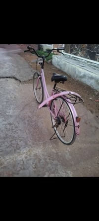 بايسكل للبيع حجم 26 السعر 100. 07815111025