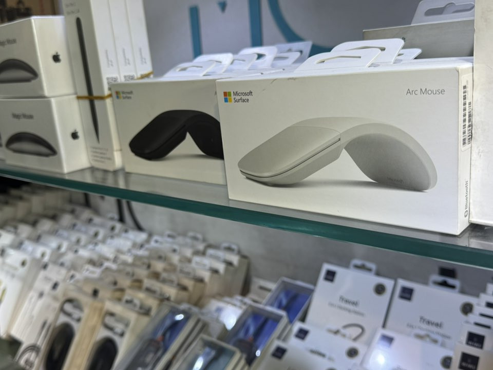 Microsoft surface pro.  💯
تتوفر جميع اكسسوارات مايكروسوفت  مع الأجهزة ايضاً. وباسعار مناسبة جداً 
Keyboard surface pro 11 💯
Keyboard Microsoft surface pro 10
Keyboard Microsoft surface pro 9
Keyboard Microsoft surface pro 8
Keyboard Microsoft surface pro 7
Keyboard Microsoft surface pro 6
Keyboard Microsoft surface pro 5
Keyboard Microsoft surface pro 4 💯
Pen Keyboard Microsoft surface pro
Pen slim 2 💯Microsoft surface pro
Keyboard X-8-9-10-11
And 3-4-5-6-7-7+
Type cover 💯
New selaed 
and used like new 
Keyboard + 💯
original 
slim. ⌨️⌨️⌨️
+✒️✒️original pen 
Case + class screen and charger …..
 💯تتوفر جميع اكسسوارات مايكروسوفت 
سيرفس كيبورد
 💯شاحنة سيرفس 
 قلم سيرفس 
 💯و وشاحن و case و
 حافظات سيرفس  
💯كفرات سيرفس
 …..
 للاستفسار والحجز التواصل مع الادارة على الواتساب أو الاتصال 
 ⬇
***********  💬☎
تتوفر خدمة توصيل لكل العراق
